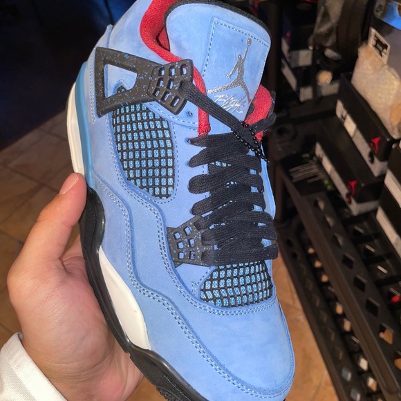 Air Jordan 4 Travis Scott